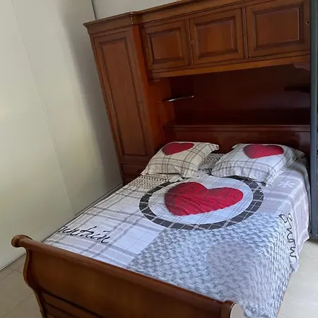 Appartement-Bastia-calme-récent et moderne-grande terrasse Appartamento Bastia (Corsica)